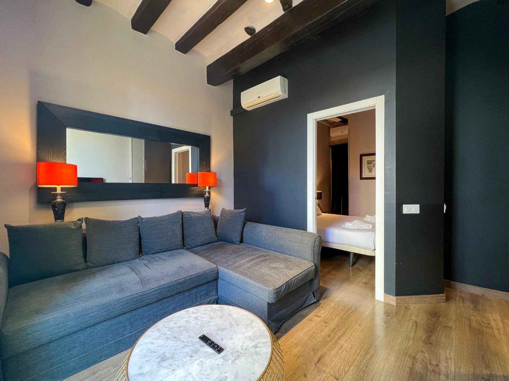 Stay U-Nique Apartments Est Barcelona Exterior photo