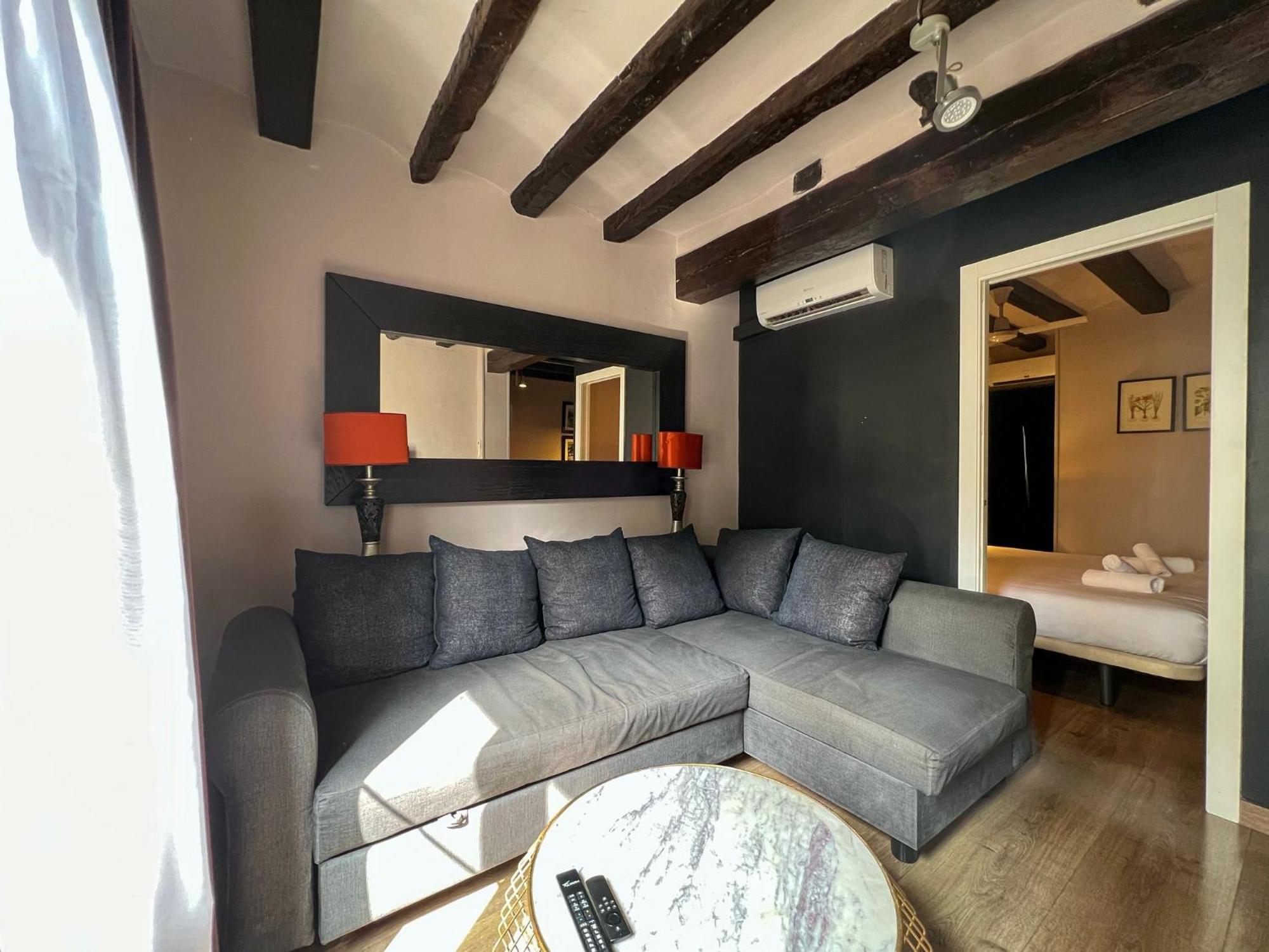 Stay U-Nique Apartments Est Barcelona Exterior photo