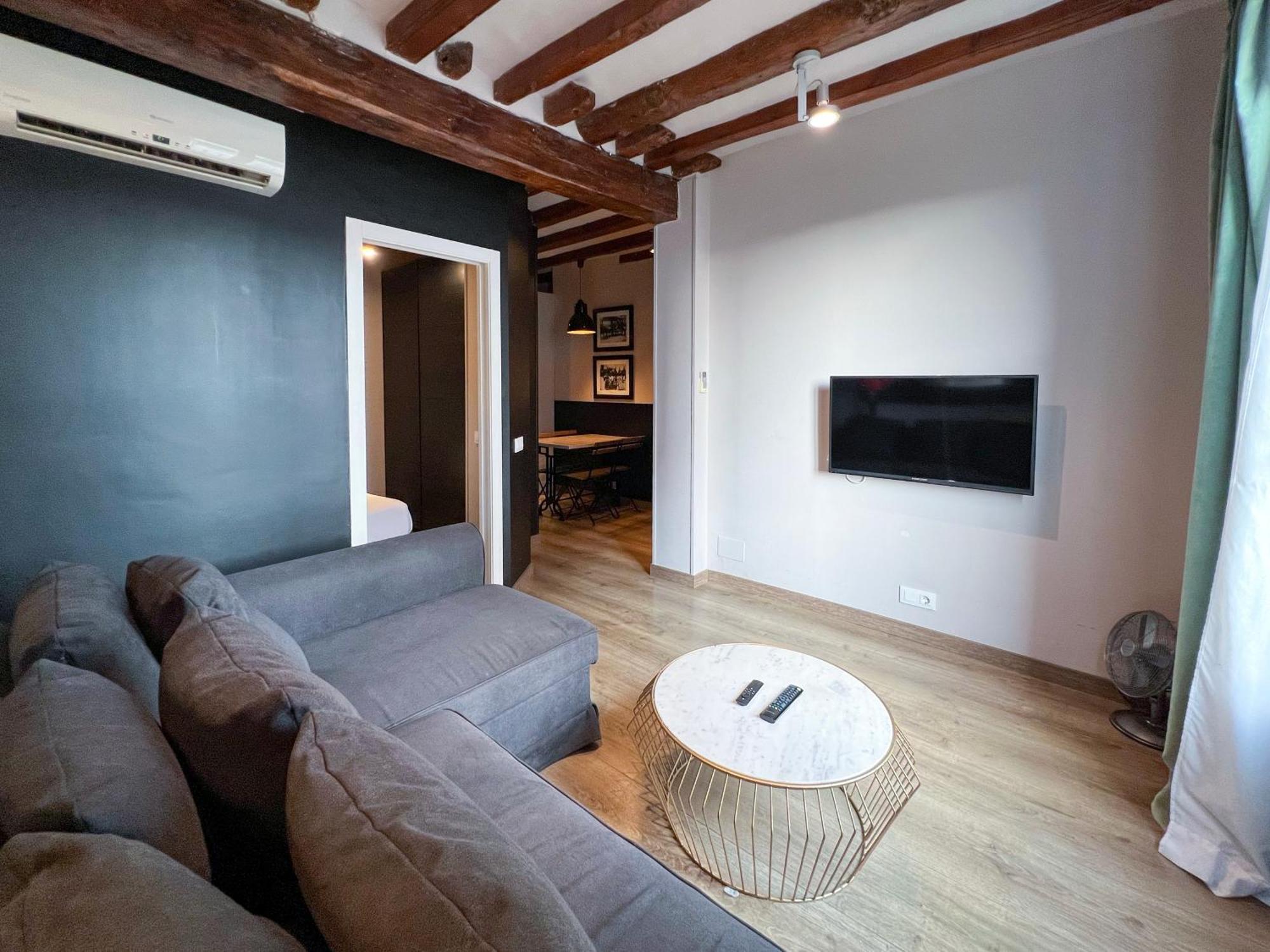 Stay U-Nique Apartments Est Barcelona Exterior photo